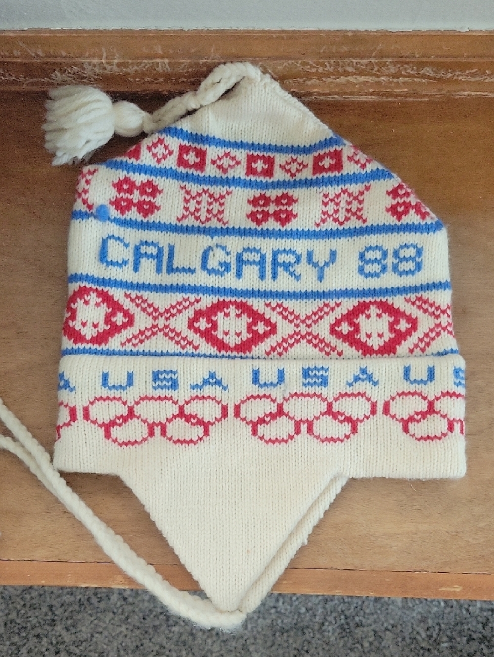 Calgary Winter Olympics 1988 Ceau Mar Knit Earflap Hat - Cream, Red & Blue - Picture 2 of 7